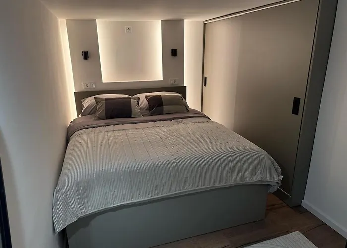 Castanea, Lovran, Opatija Riviera Apartment *